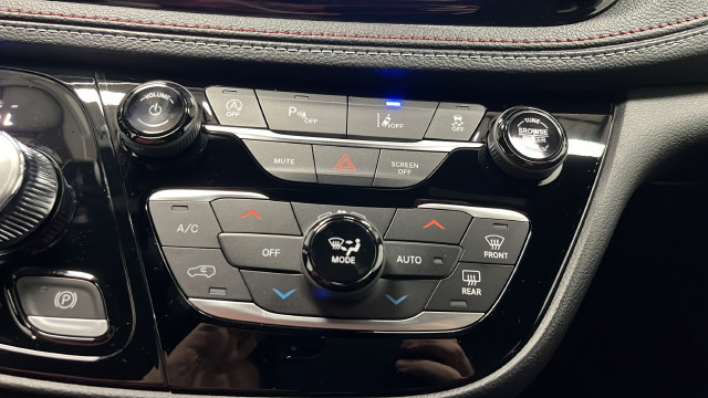 New 2027 Chrysler Pacifica Select FWD image 17