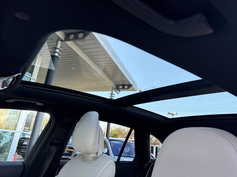 Certified 2025 Mercedes-Benz GLC 300 image 17