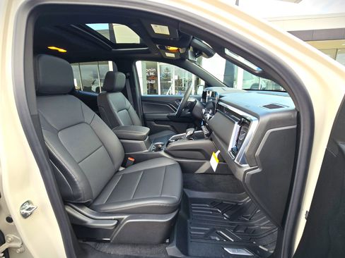 New 2026 GMC Canyon Elevation w/ Convenience Package image 20