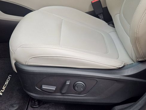 Certified 2023 Hyundai Tucson SEL w/ Convenience Package FWD image 18