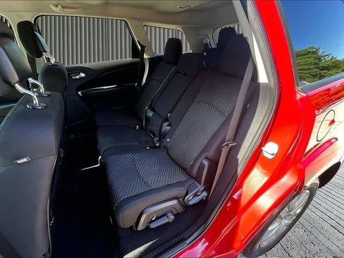 Used 2020 Dodge Journey SE w/ SE Popular Equipment Group FWD image 28