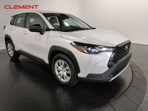 Used 2024 Toyota Corolla Cross L image 3