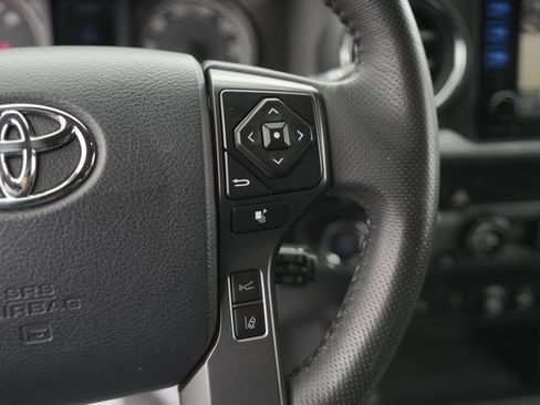 Used 2018 Toyota Tacoma TRD Sport image 23
