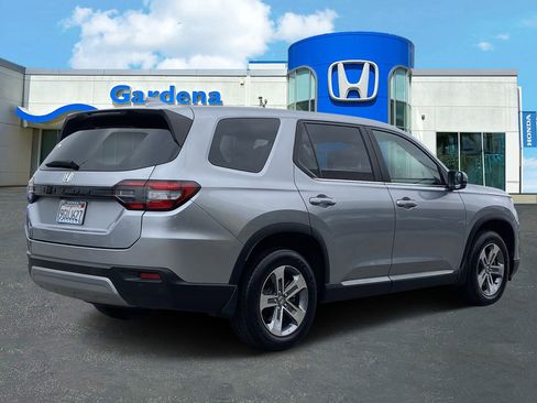 Used 2023 Honda Pilot EX-L image 6