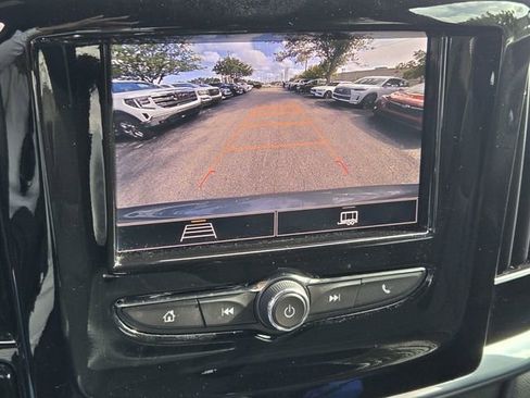 Certified 2023 Chevrolet Traverse LT FWD image 22