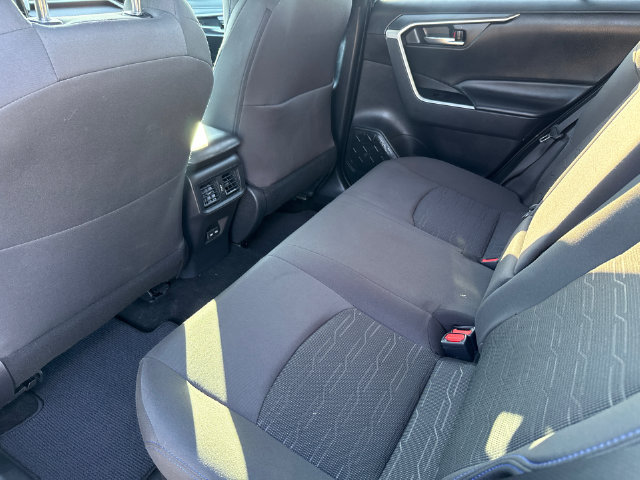 Used 2022 Toyota RAV4 SE AWD/4WD image 17