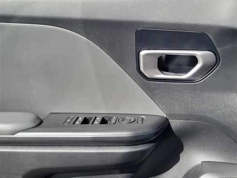 Used 2025 Kia K4 LXS image 16