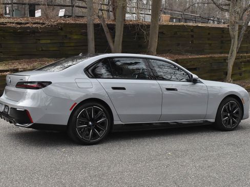 Used 2023 BMW i7 xDrive60 AWD/4WD image 8