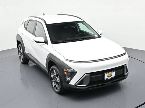 Used 2025 Hyundai Kona SEL AWD/4WD image 16