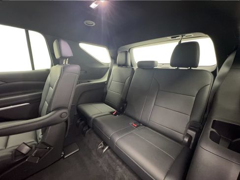 Used 2026 Chevrolet Traverse LT FWD image 24