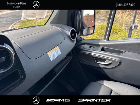 Used 2024 Mercedes-Benz Sprinter 2500 image 26