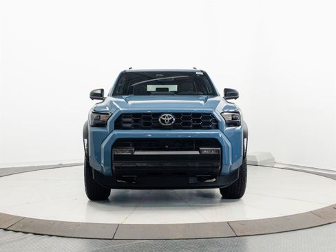 Certified 2025 Toyota 4Runner TRD Off-Road Premium AWD/4WD image 2