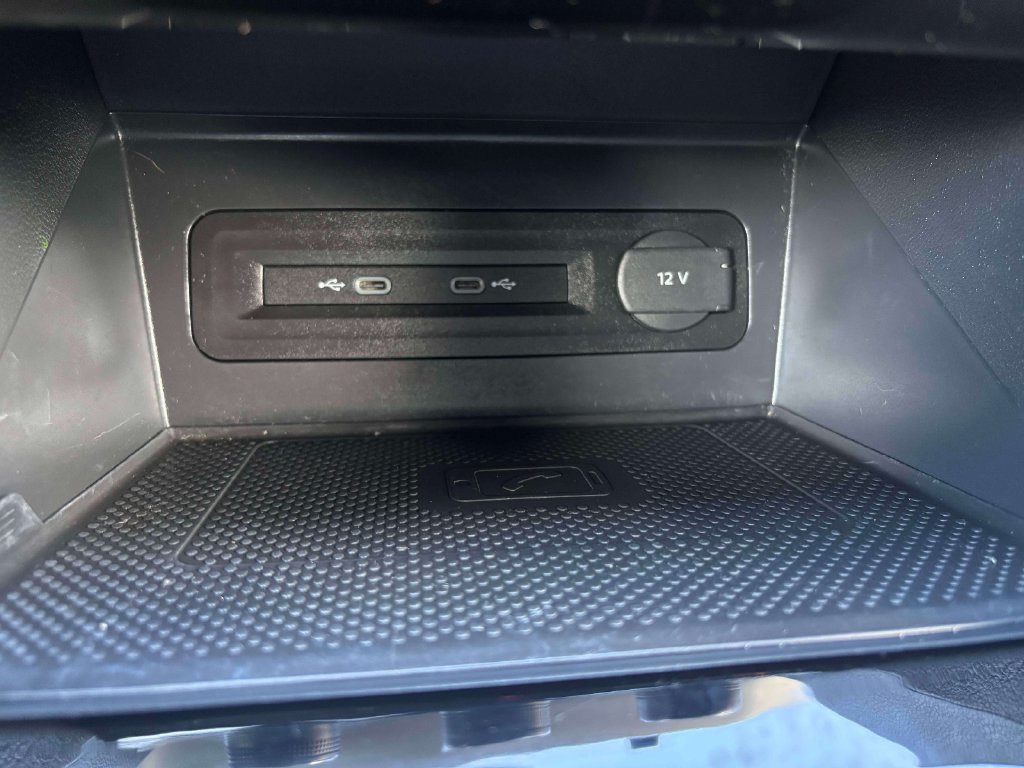 Used 2023 Volkswagen Atlas Cross Sport SEL R-Line AWD/4WD image 29