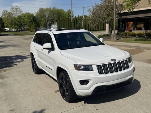 Used 2015 Jeep Grand Cherokee Altitude AWD/4WD image 8