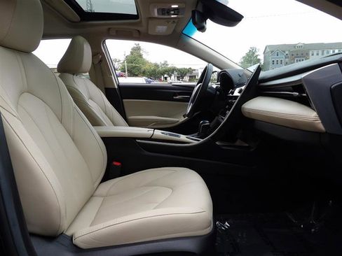 Used 2022 Toyota Avalon XLE image 13