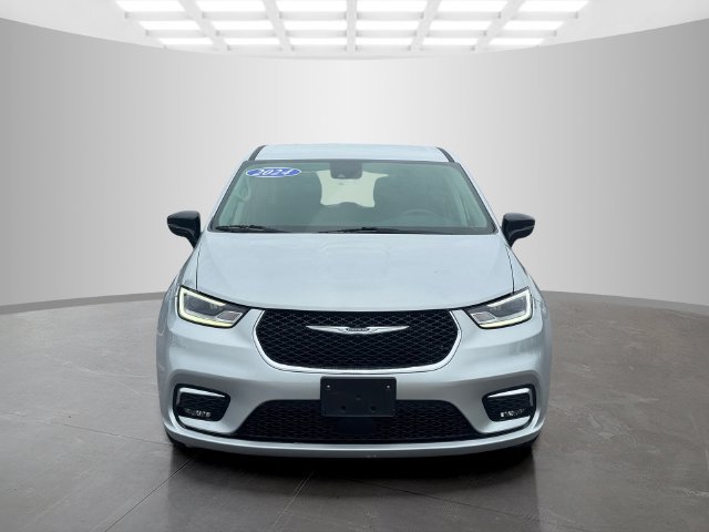 Certified 2024 Chrysler Pacifica Touring-L FWD image 2