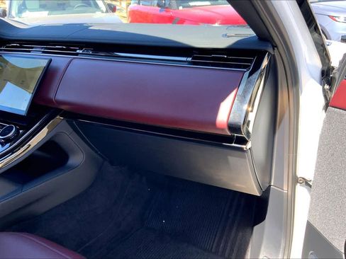 Used 2023 Land Rover Range Rover Sport SE Dynamic image 18