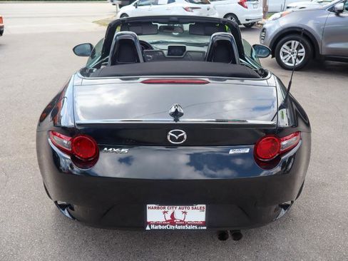 Used 2016 MAZDA MX-5 Miata Club RWD image 4