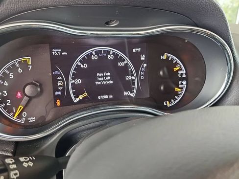 Used 2020 Jeep Grand Cherokee Laredo w/ Laredo X Package RWD image 15
