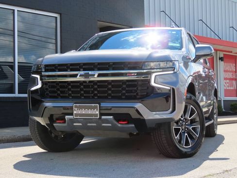 Used 2021 Chevrolet Tahoe Z71 w/ Luxury Package AWD/4WD image 7