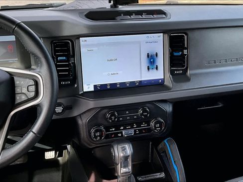 Used 2024 Ford Bronco Black Diamond image 6