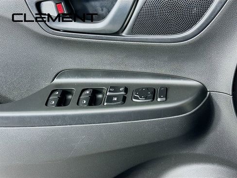 Used 2022 Hyundai Kona SEL image 24