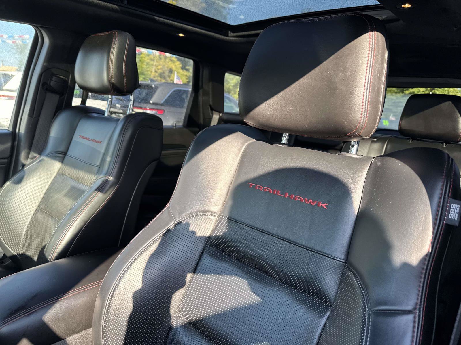 Used 2021 Jeep Grand Cherokee Trailhawk w/ Trailhawk Luxury Group AWD/4WD image 25