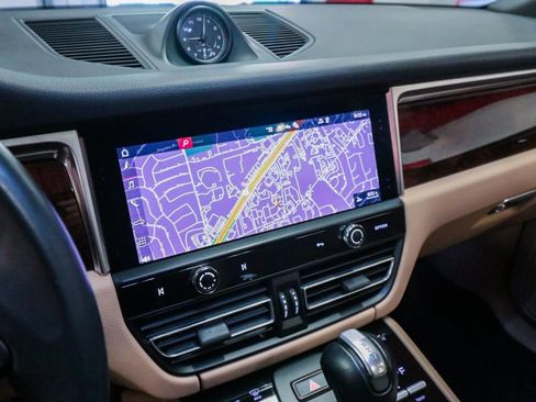 Used 2023 Porsche Macan S image 26