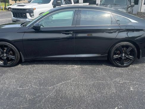 Used 2018 Honda Accord Sport image 8