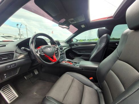 Used 2018 Honda Accord Sport image 7