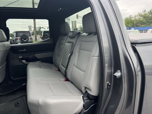 Used 2025 Toyota Tundra Limited AWD/4WD image 32