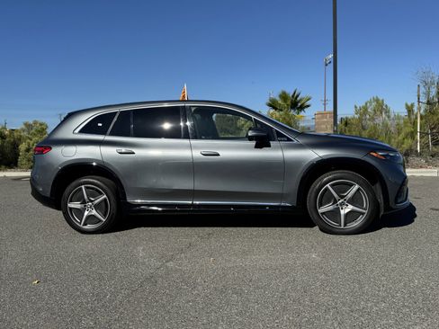 Used 2023 Mercedes-Benz EQS 580 4MATIC SUV image 8