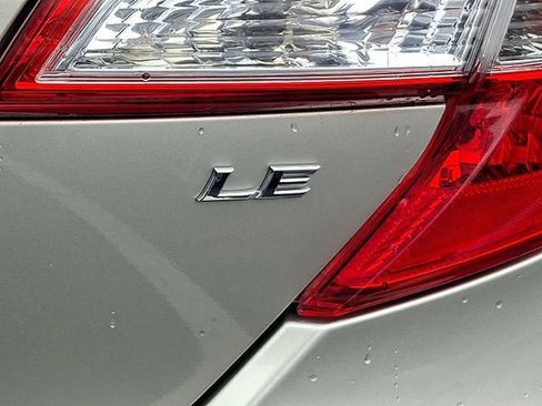 Used 2014 Toyota Camry L image 32