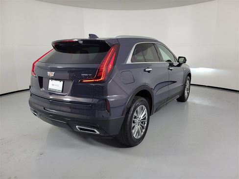 Certified 2025 Cadillac XT4 Premium Luxury image 4