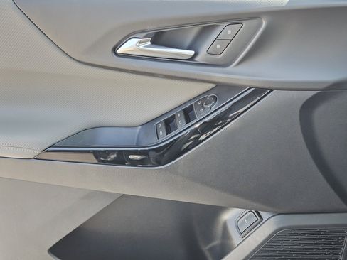 New 2026 Chevrolet Equinox LT w/ Convenience Package II FWD image 16