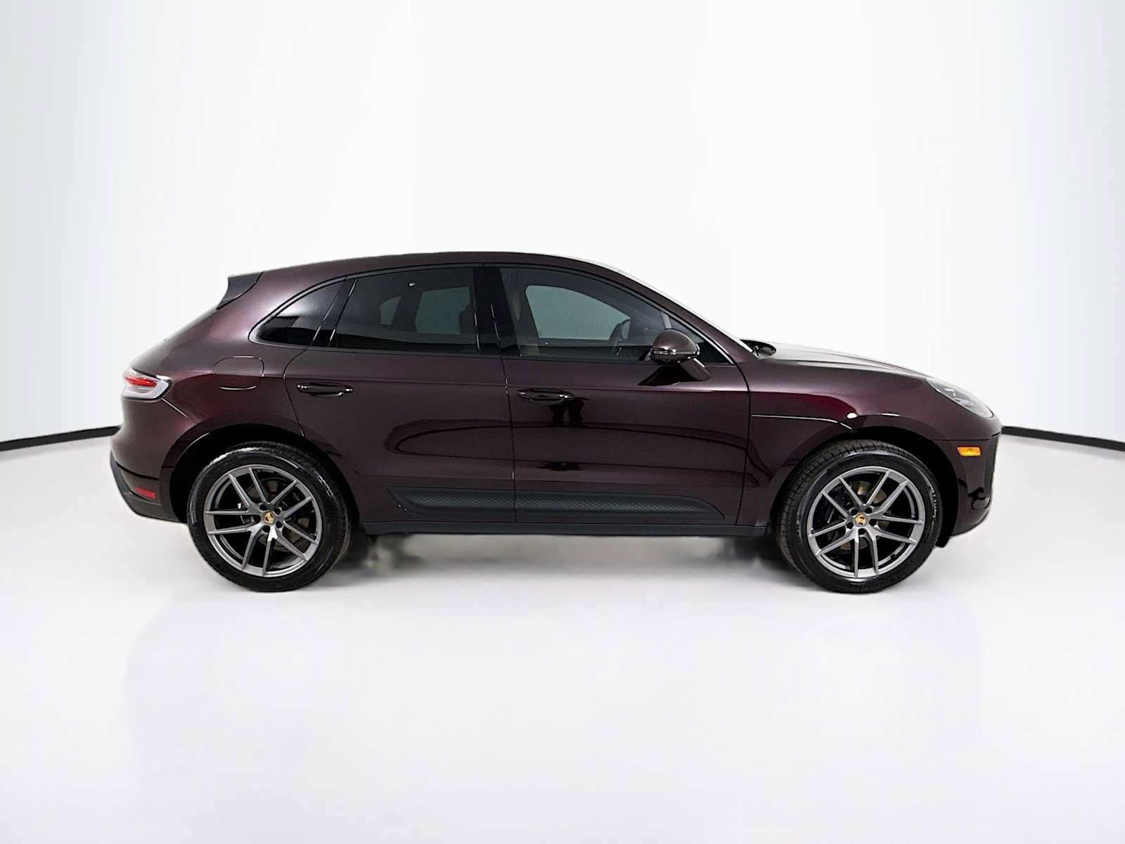 Certified 2026 Porsche Macan AWD/4WD image 8