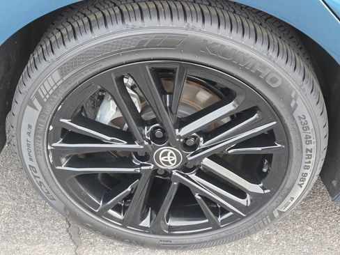 Used 2025 Toyota Camry SE w/ Convenience Package FWD image 10
