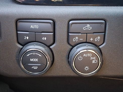 Certified 2024 Chevrolet Silverado 1500 LT image 24