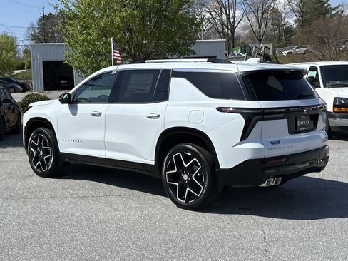 New 2026 Chevrolet Traverse High Country w/ LPO, Floor Liner Package AWD/4WD image 6