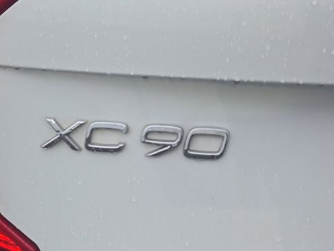 Used 2023 Volvo XC90 T8 Ultimate AWD/4WD image 7
