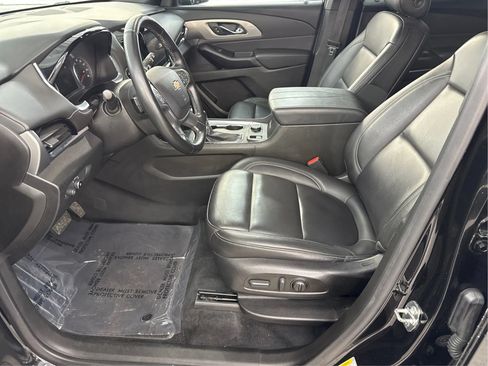 Used 2023 Chevrolet Traverse LT w/ LT Premium Package AWD/4WD image 13