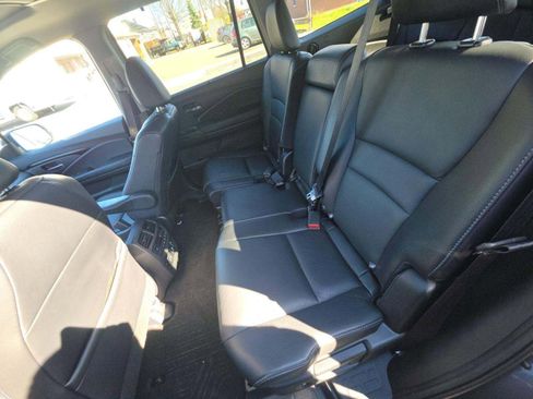 Used 2019 Honda Pilot Touring image 9