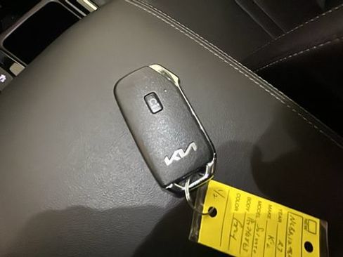 Used 2023 Kia Sorento SX AWD/4WD image 21