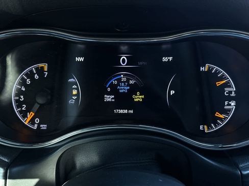 Used 2019 Jeep Grand Cherokee Limited image 17