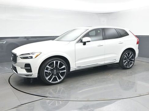 Used 2023 Volvo XC60 B5 Ultimate image 4