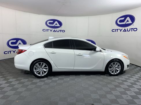 Used 2017 Buick Regal Premium w/ Driver Confidence Package #1 FWD image 2