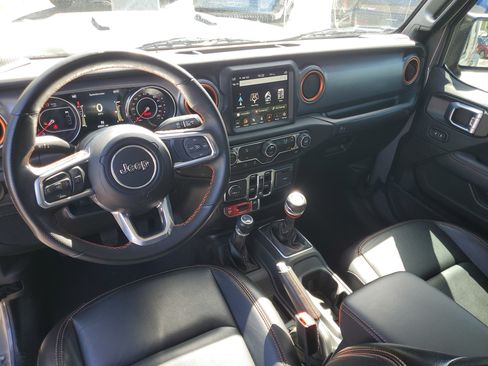Used 2022 Jeep Gladiator Mojave AWD/4WD image 13
