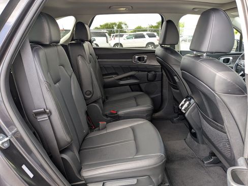 Certified 2025 Kia Sorento SX AWD/4WD image 28