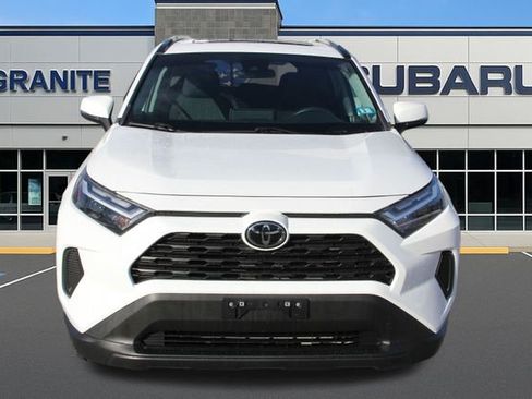 Used 2022 Toyota RAV4 XLE w/ Convenience Package image 4