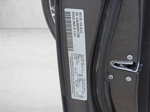 Used 2024 Jeep Wagoneer L Series II w/ Flexible Seating Group RWD image 15